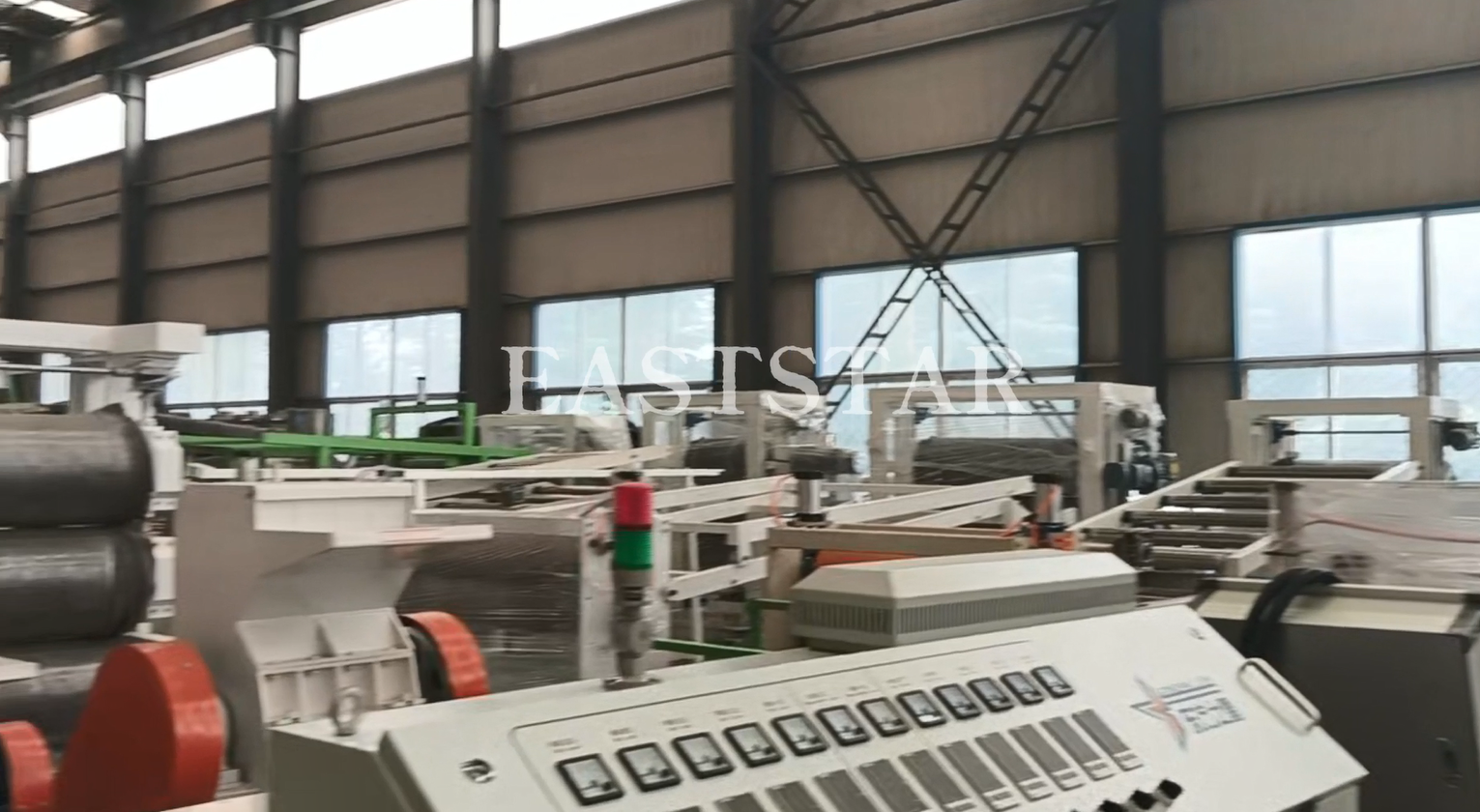 Chuyến thăm của khách hàng nước ngoài để hợp tác dây chuyền ép đùn tấm nhựa ABS