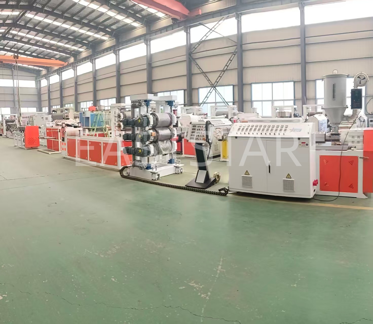 EASTSTR cải tiến việc sản xuất tấm POK bằng dây chuyền ép đùn hiệu suất cao cải tiến