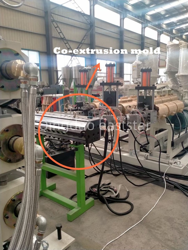 Dây chuyền sản xuất tấm đồng đùn nhiều lớp ABS chuyên nghiệp cho phép sản xuất vật liệu composite hiệu suất cao